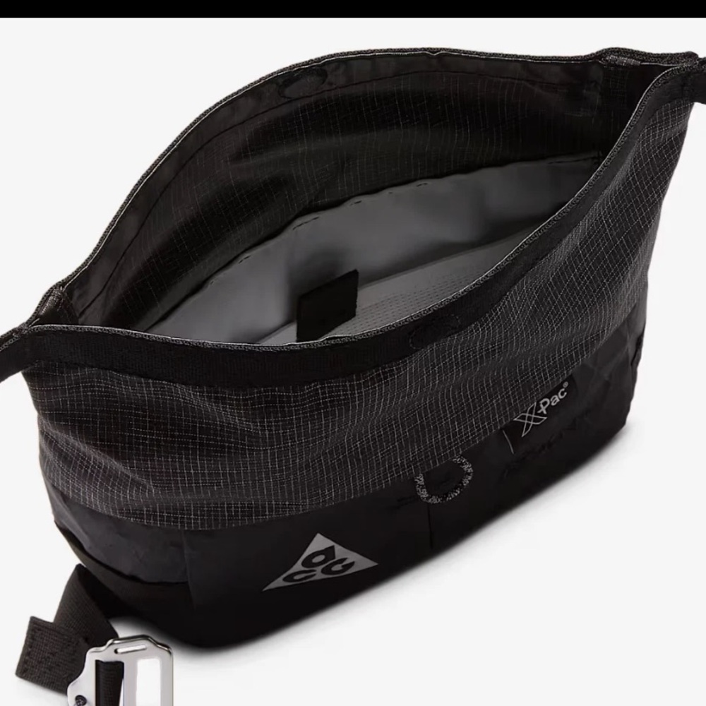 Nike ACG Aysen Fanny Pack Bag Crossbody Roll Top 3L Black/Silver DV4051-011 NWT - Picture 4 of 6